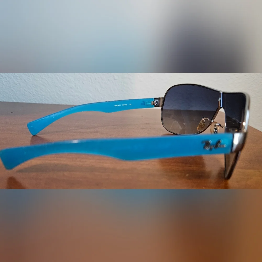 Ray-Ban Blue Sunglasses
